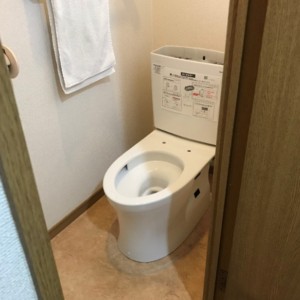 清潔感ある明るいトイレのリフォーム